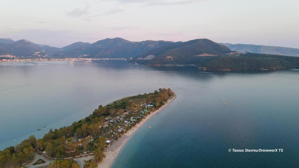 Camping Drepanos 伊古迈尼察 外观 照片