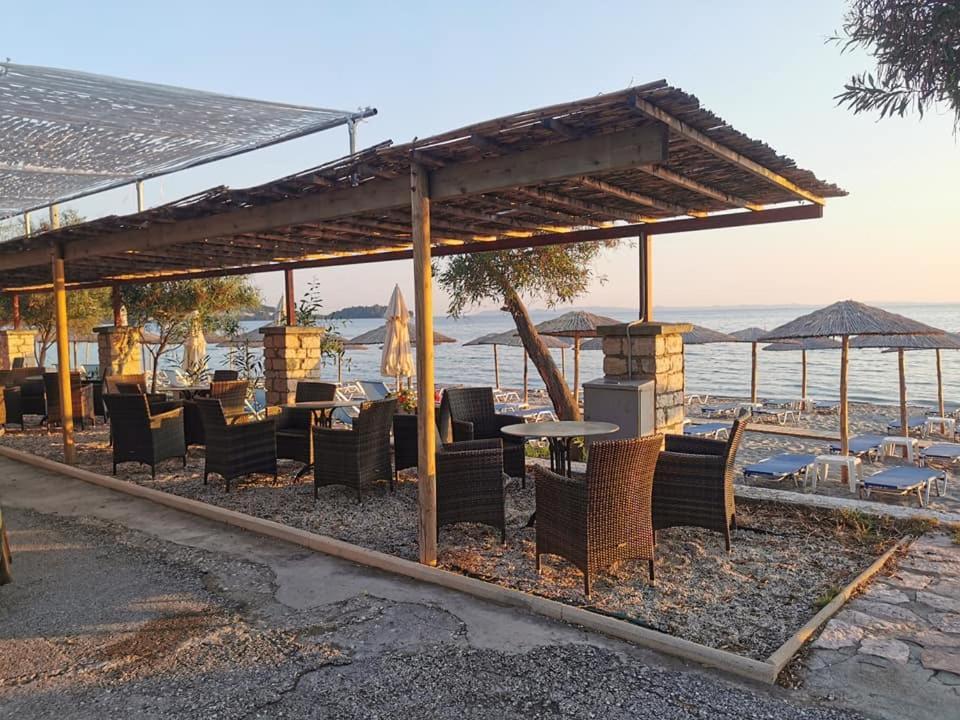 Camping Drepanos 伊古迈尼察 外观 照片