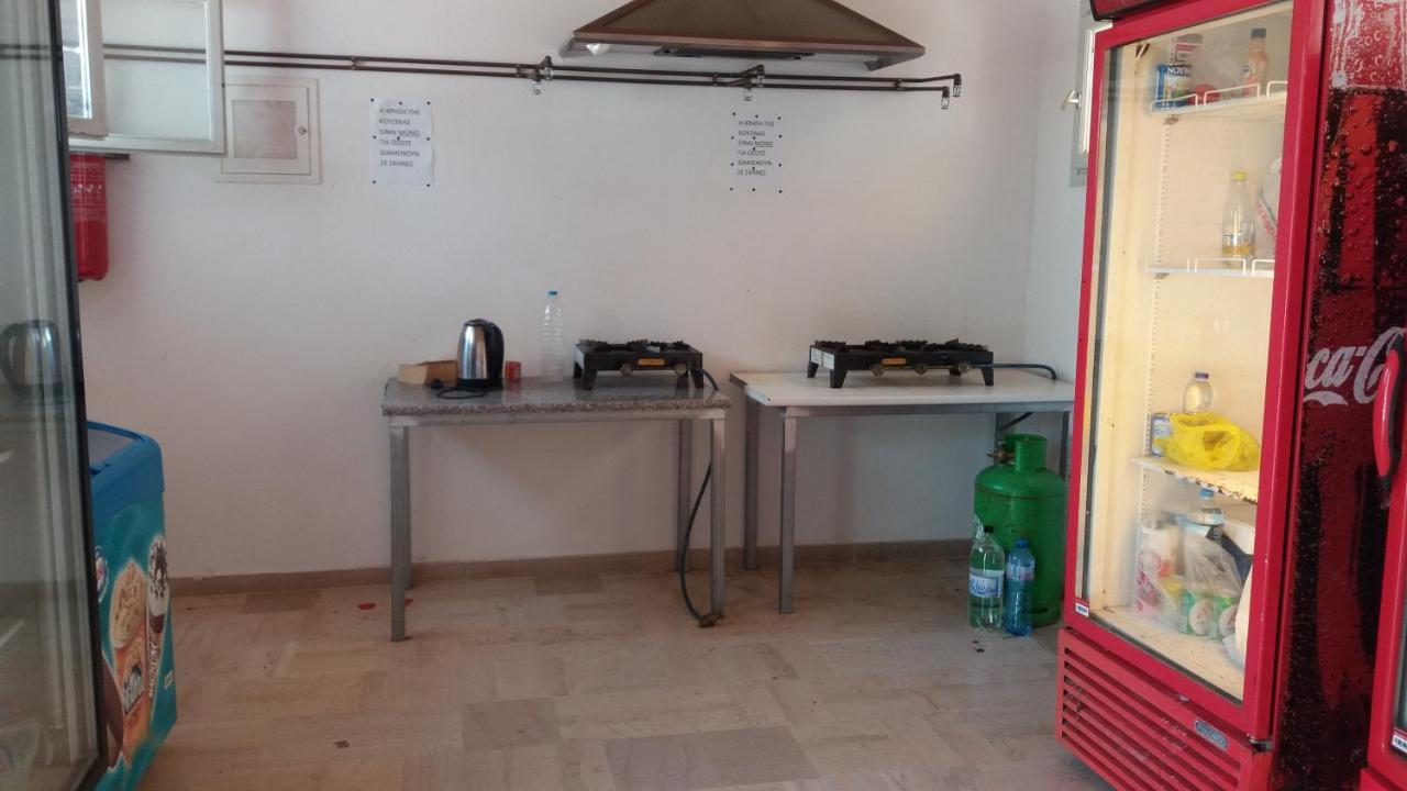 Camping Drepanos 伊古迈尼察 外观 照片