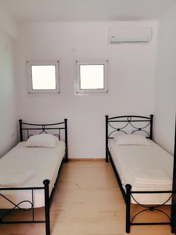 Camping Drepanos 伊古迈尼察 外观 照片
